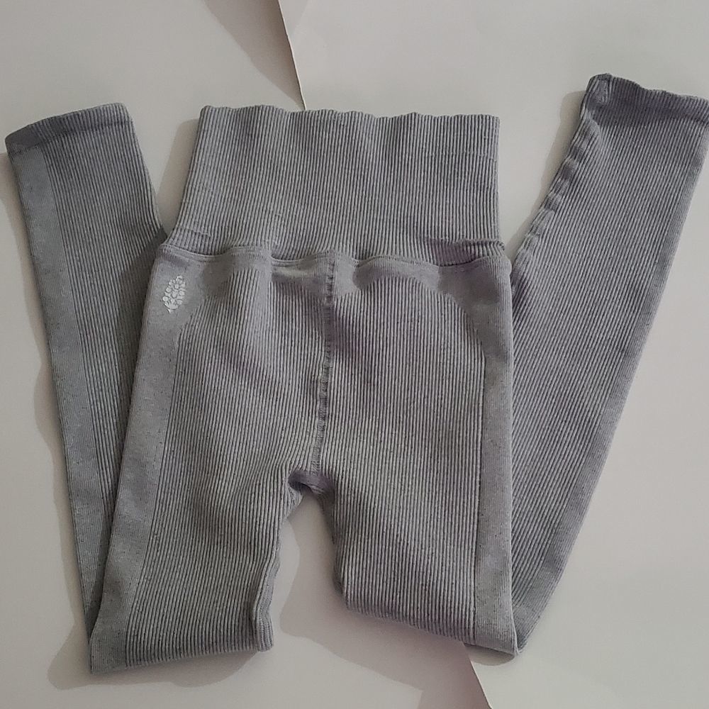 🤩New Free People ultra high rise 7/8 Happiness runs leggings size s/xs - Picture 6 of 13